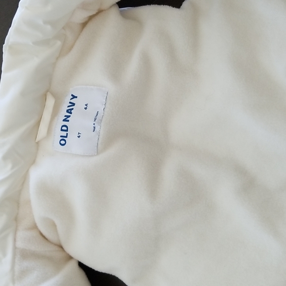 Toddler Old Navy White Puff Vest - Picture 4 of 8